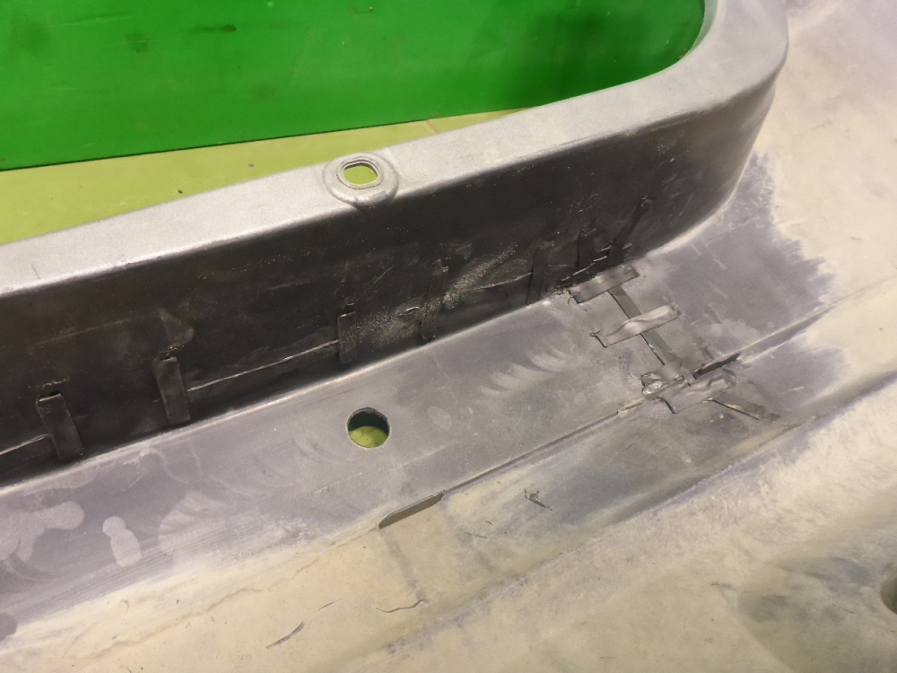 Бампер задний