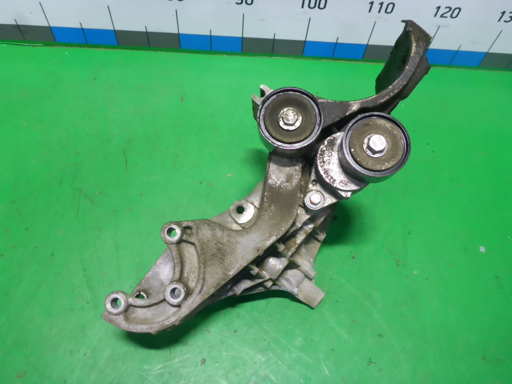 Кронштейн генератора