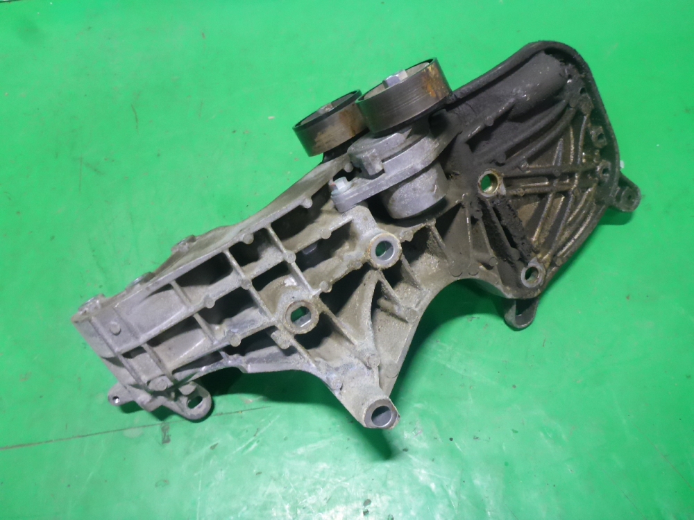 Кронштейн генератора