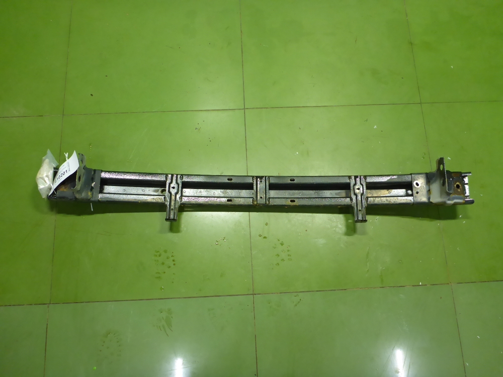 Усилитель заднего бампера