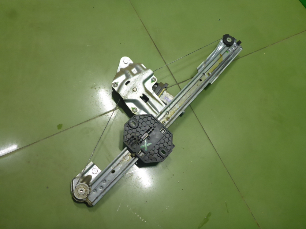 Стеклоподъемник электр. передний левый