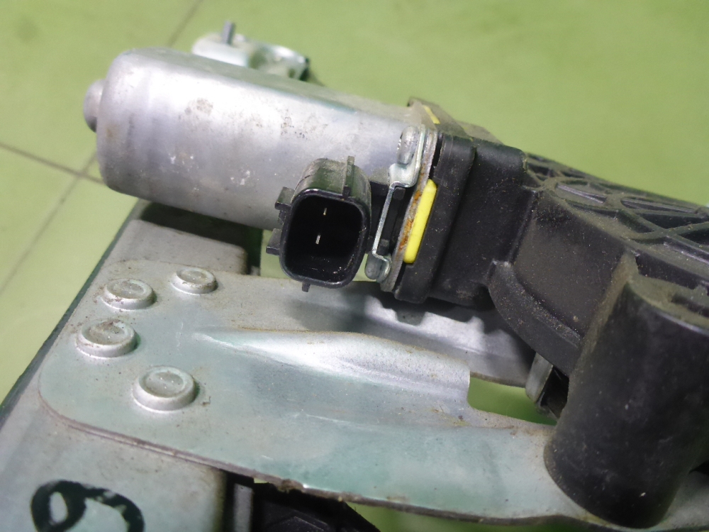 Стеклоподъемник электр. передний левый