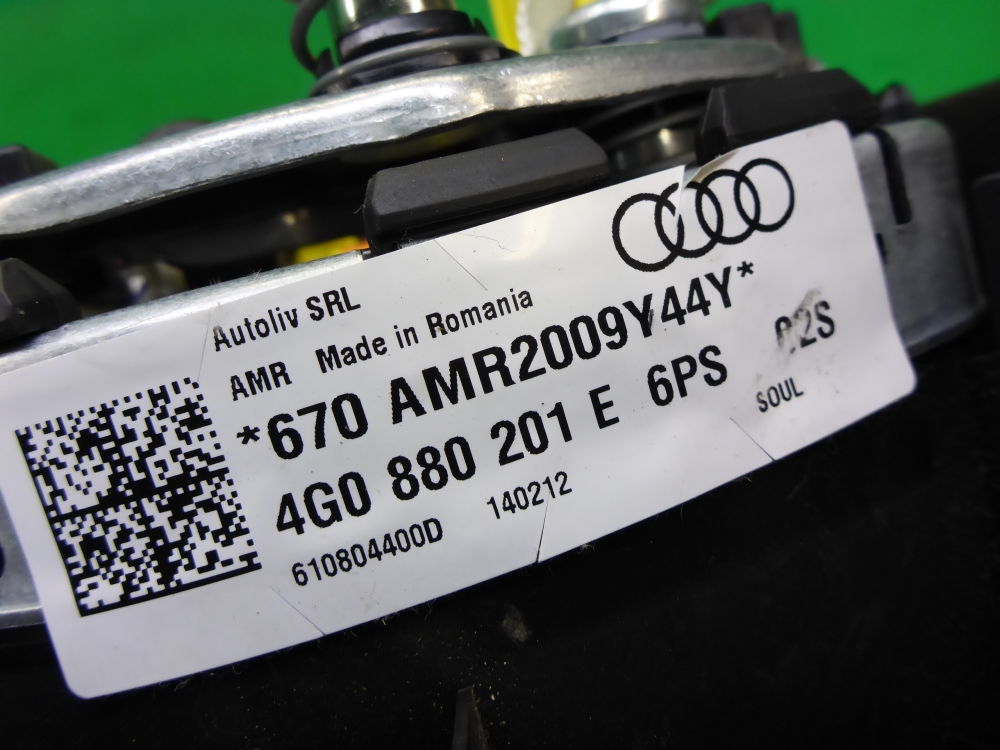 Подушка безопасности в рулевое колесо