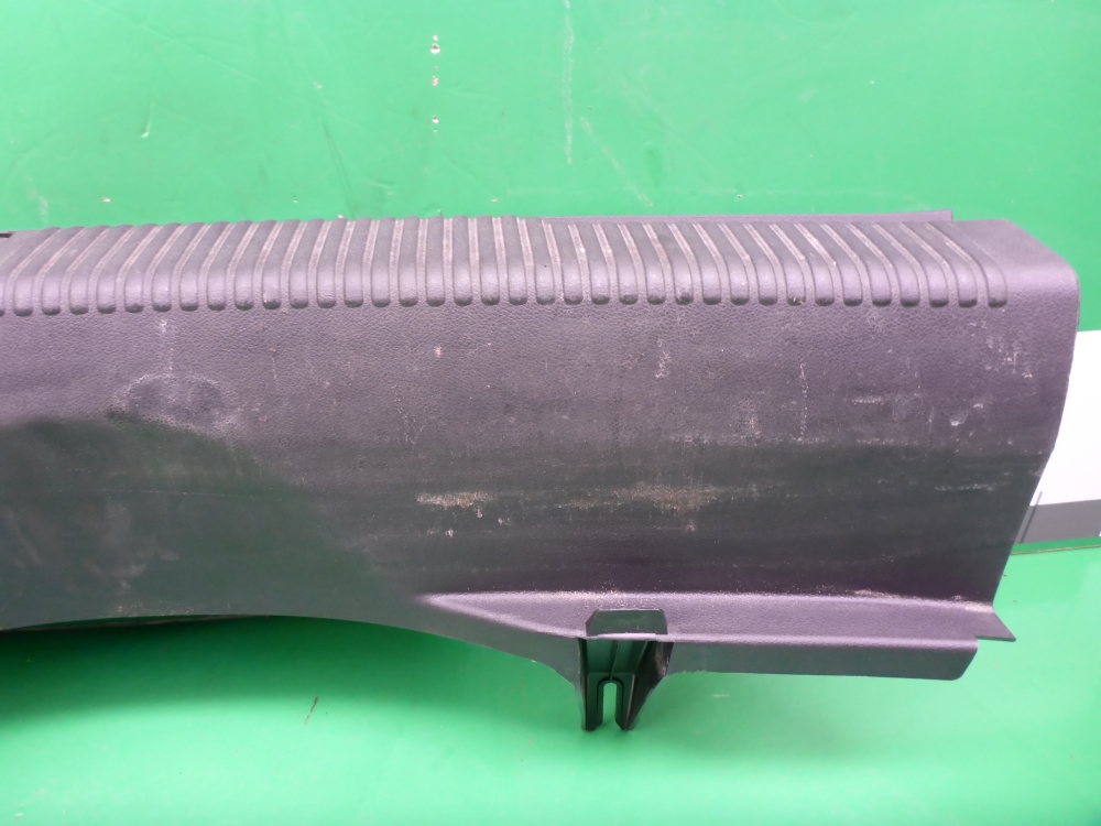 Обшивка багажника