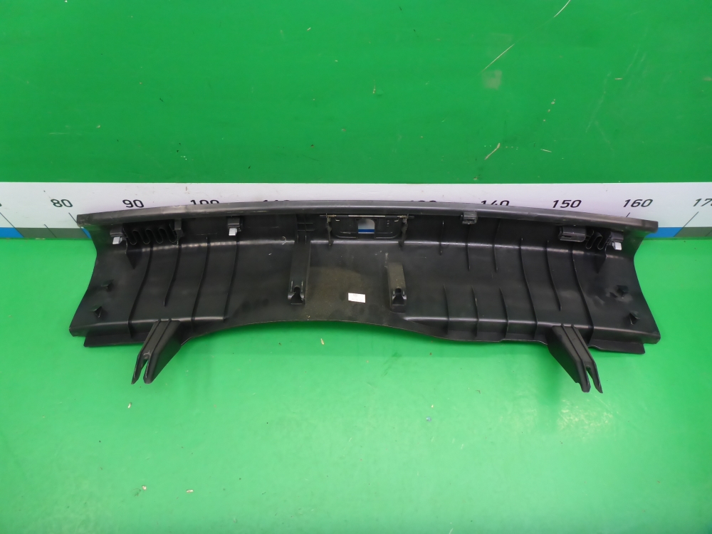 Обшивка багажника