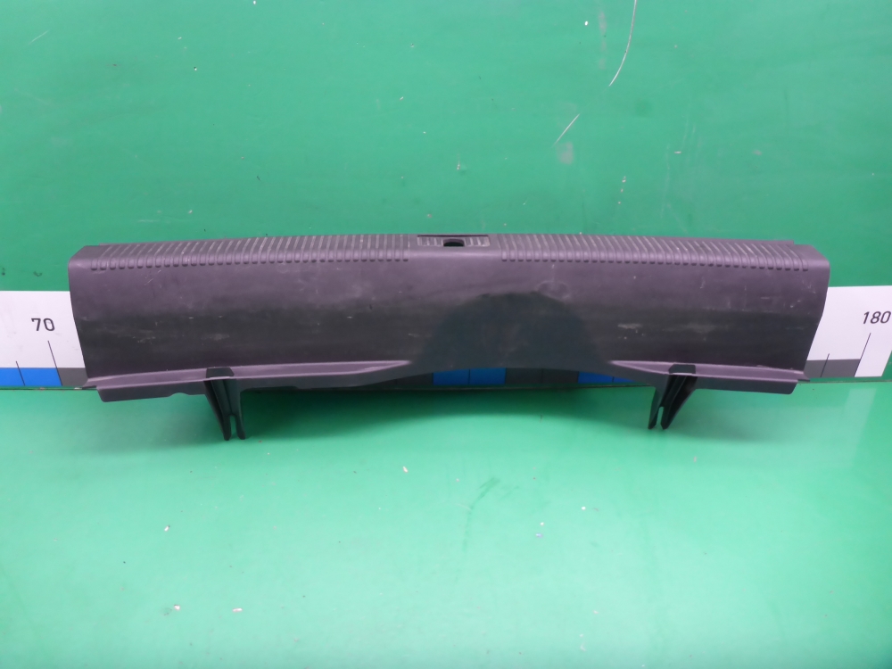 Обшивка багажника