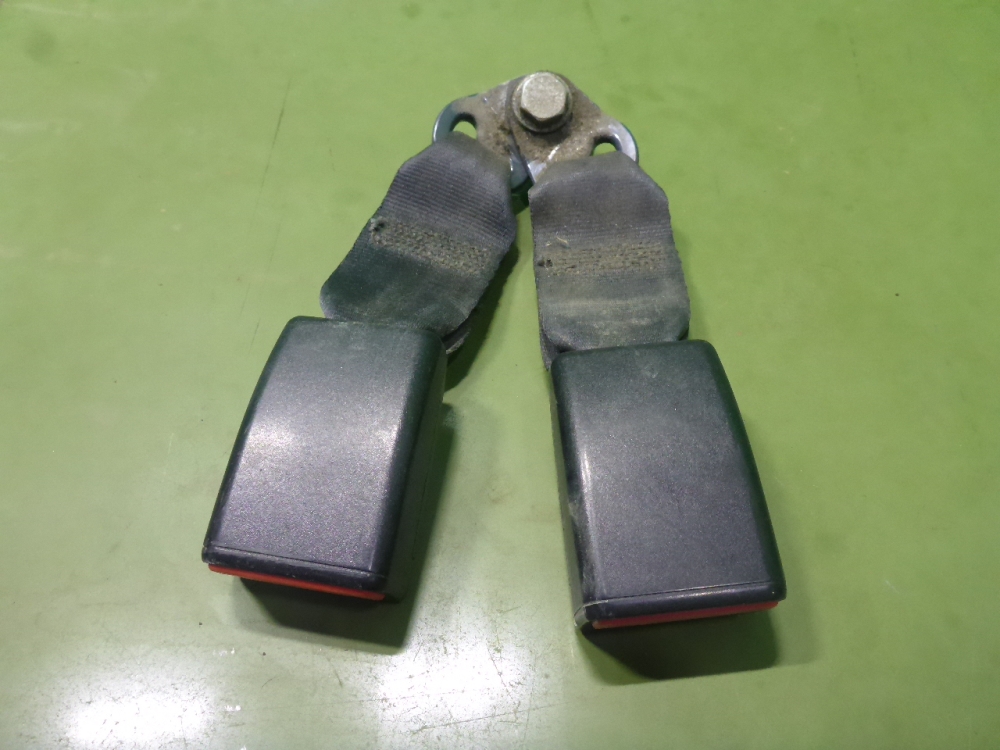 Ответная часть ремня безопасности