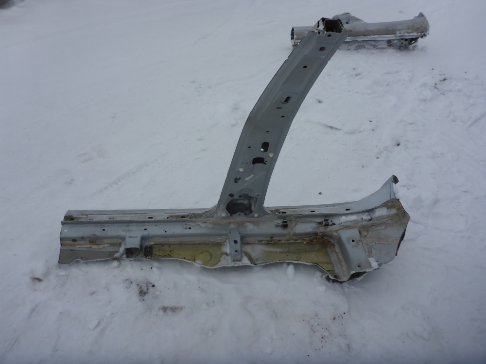 Порог со стойкой правый