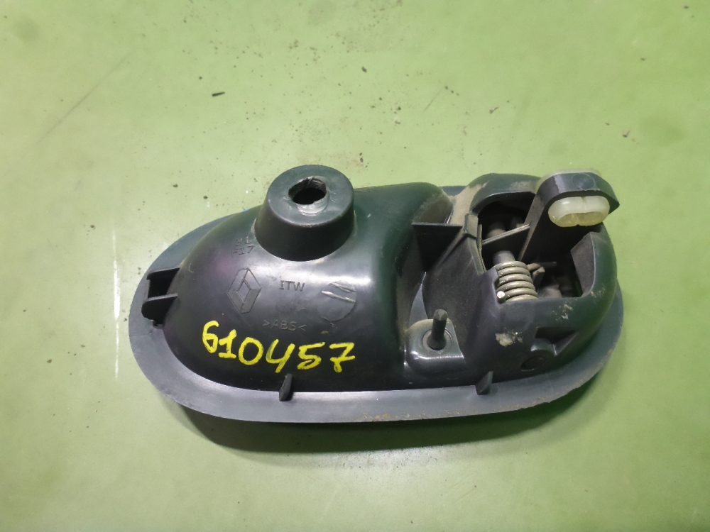 Ручка двери передней внутренняя левая