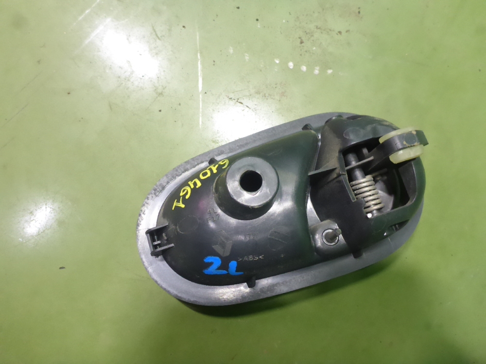 Ручка двери задней внутренняя левая