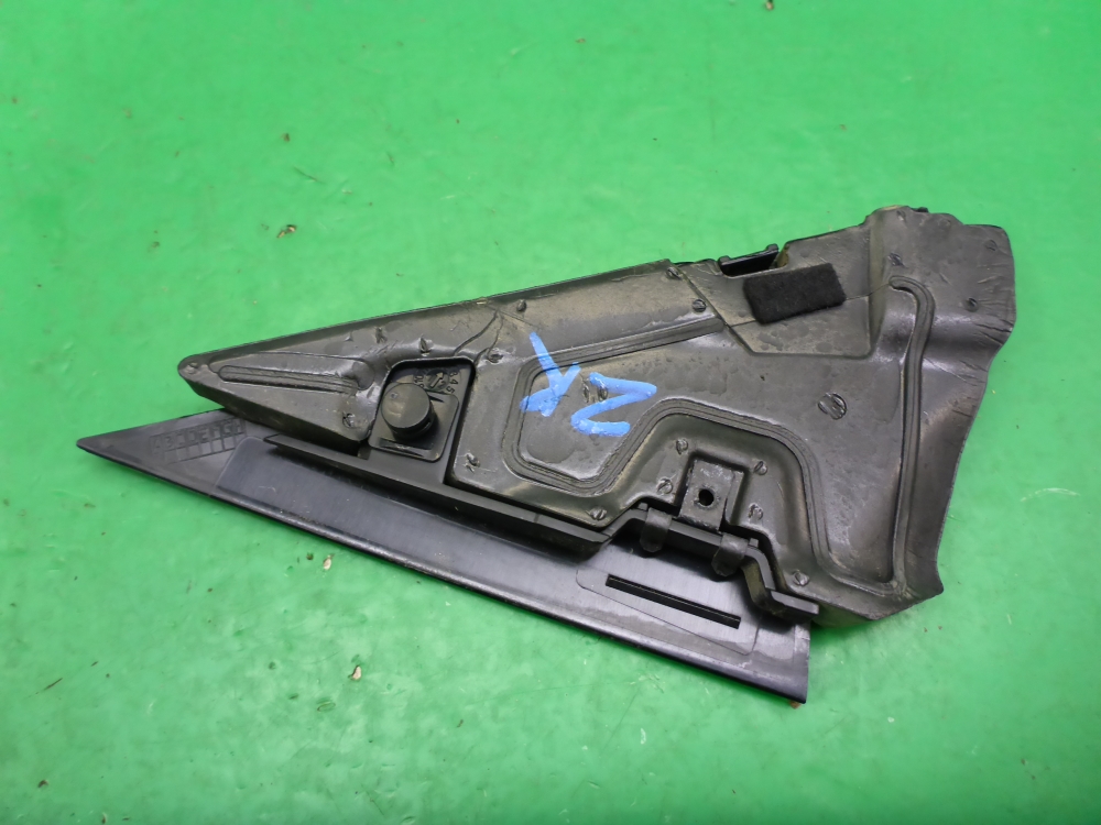 Накладка двери задней правой