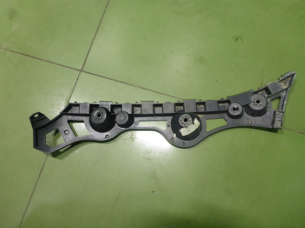 Кронштейн заднего бампера левый