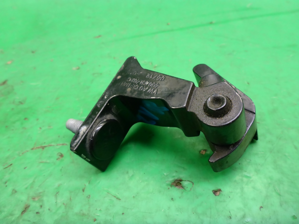 Петля двери задней правой верхняя