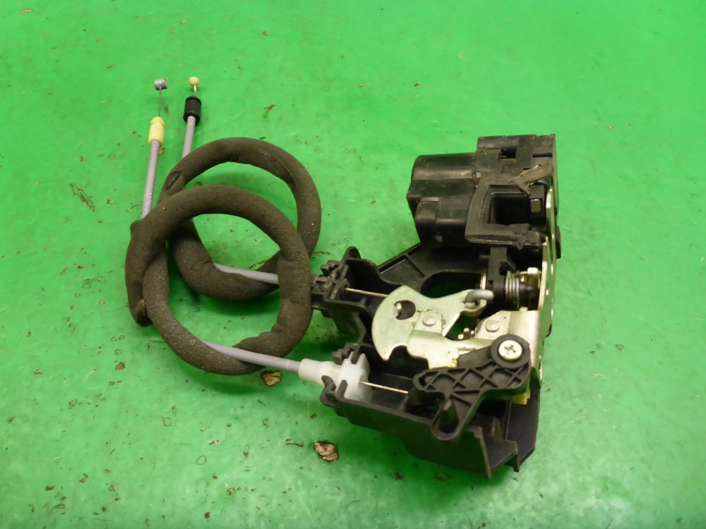 Замок двери задней правой