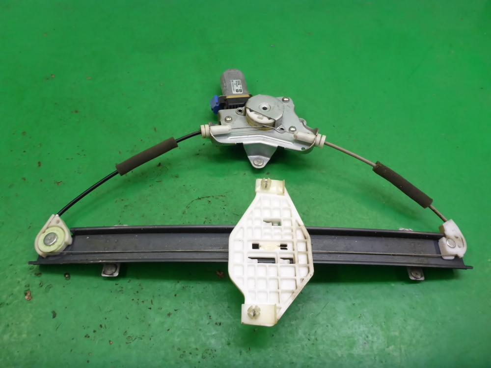 Стеклоподъемник электр. передний правый