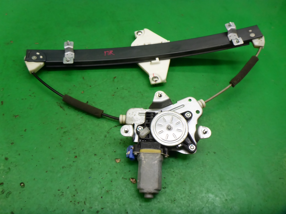 Стеклоподъемник электр. передний правый