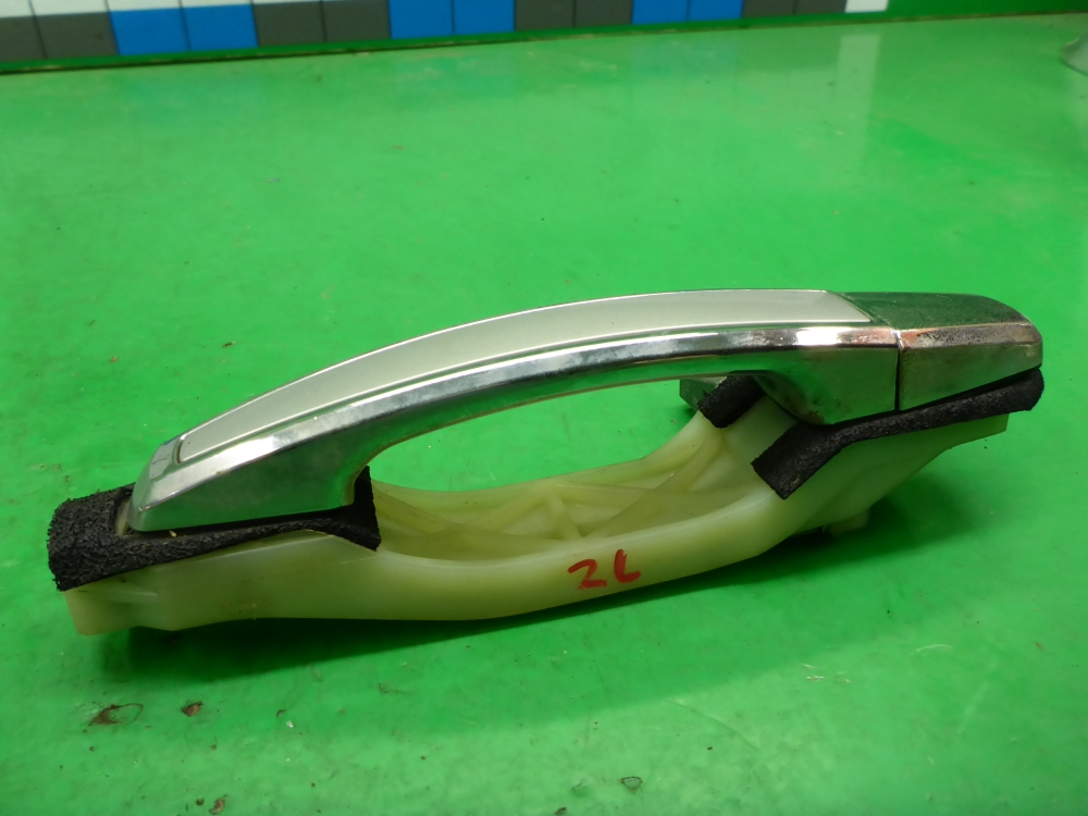 Ручка двери задней наружная левая