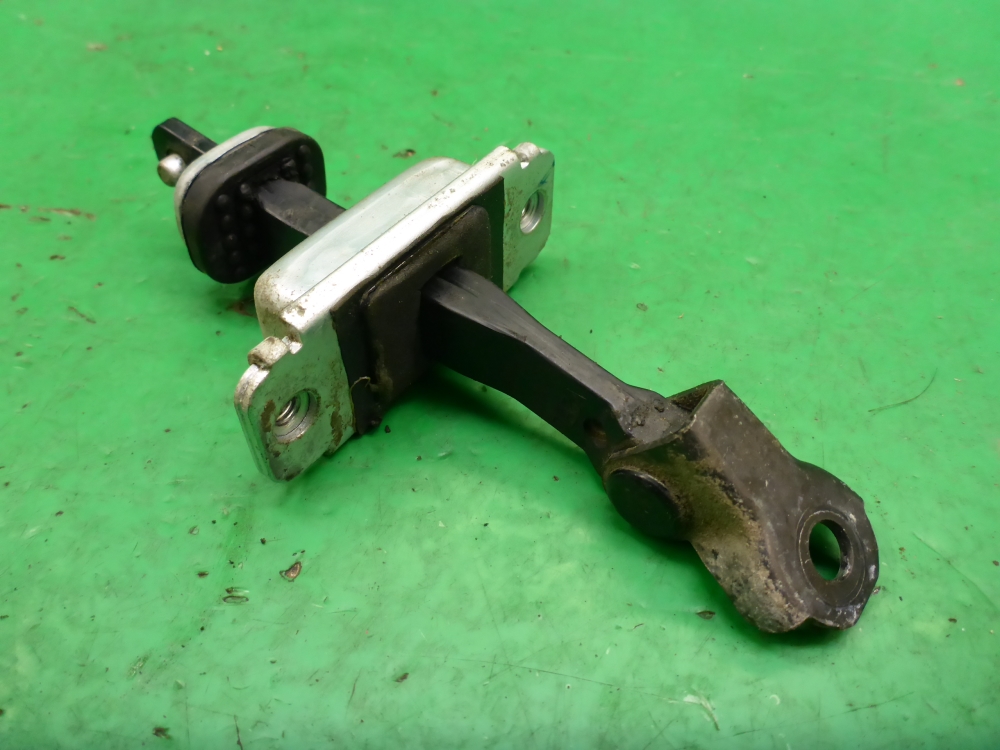 Ограничитель двери