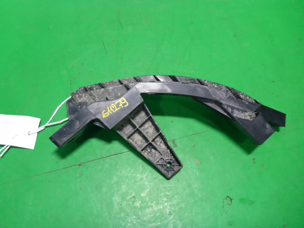 Кронштейн фар левый