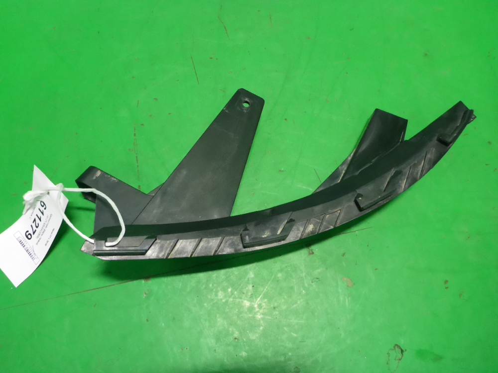 Кронштейн фар левый