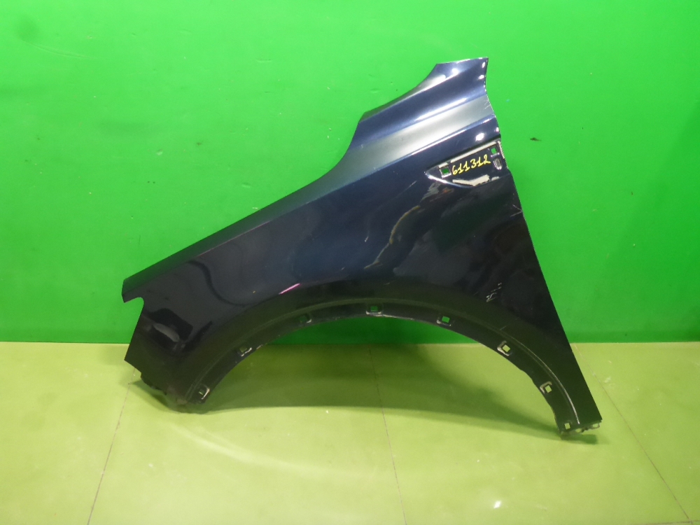 Крыло переднее левое