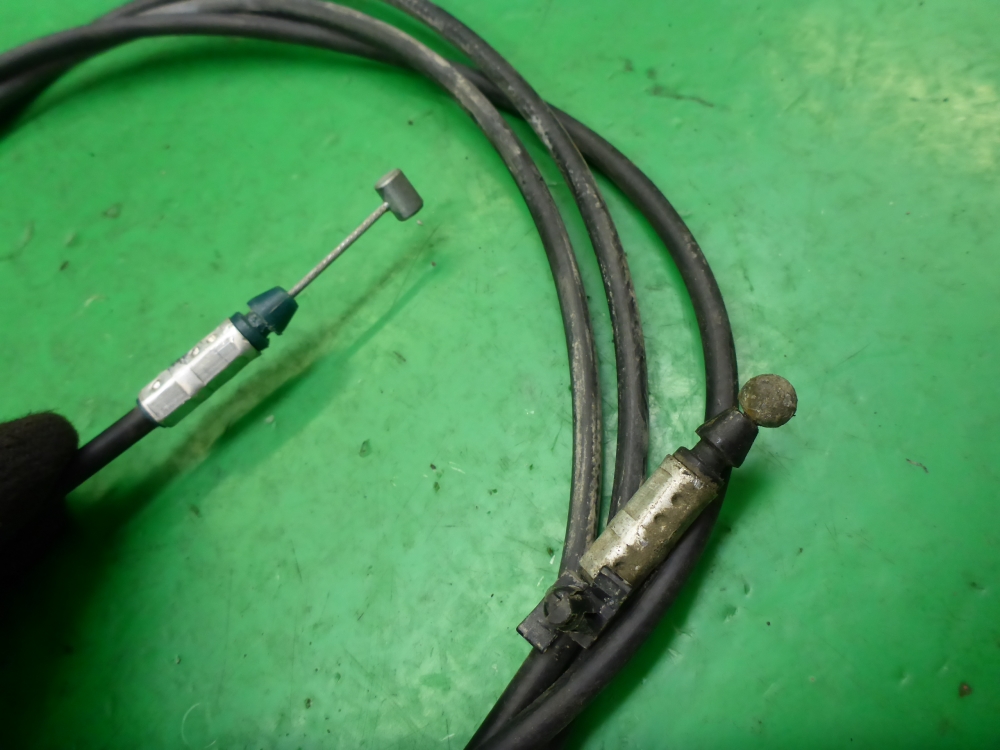 Трос открывания капота