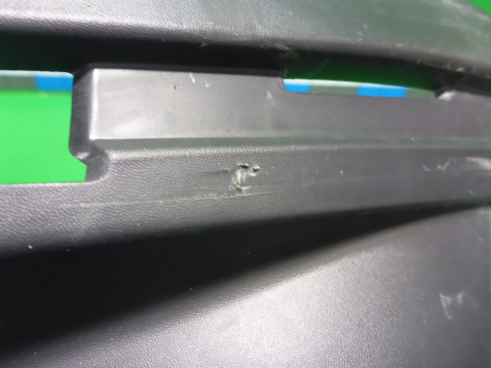 Накладка переднего бампера правая