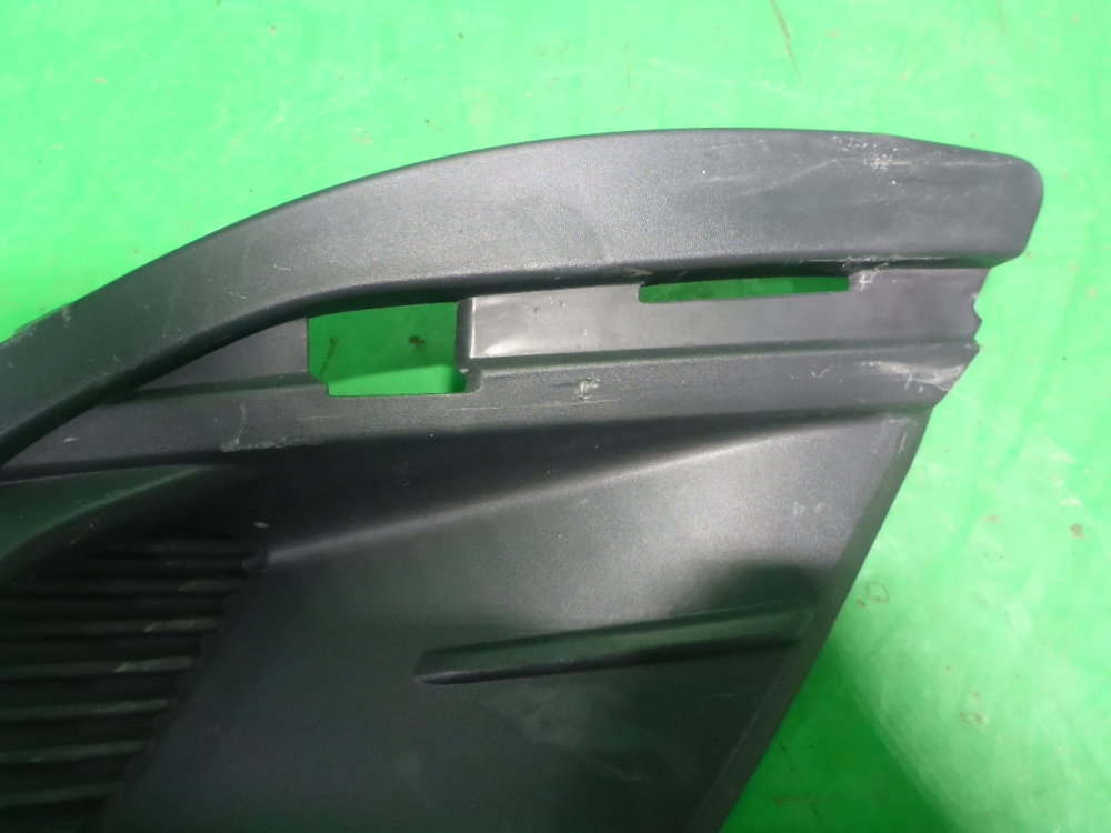 Накладка переднего бампера правая