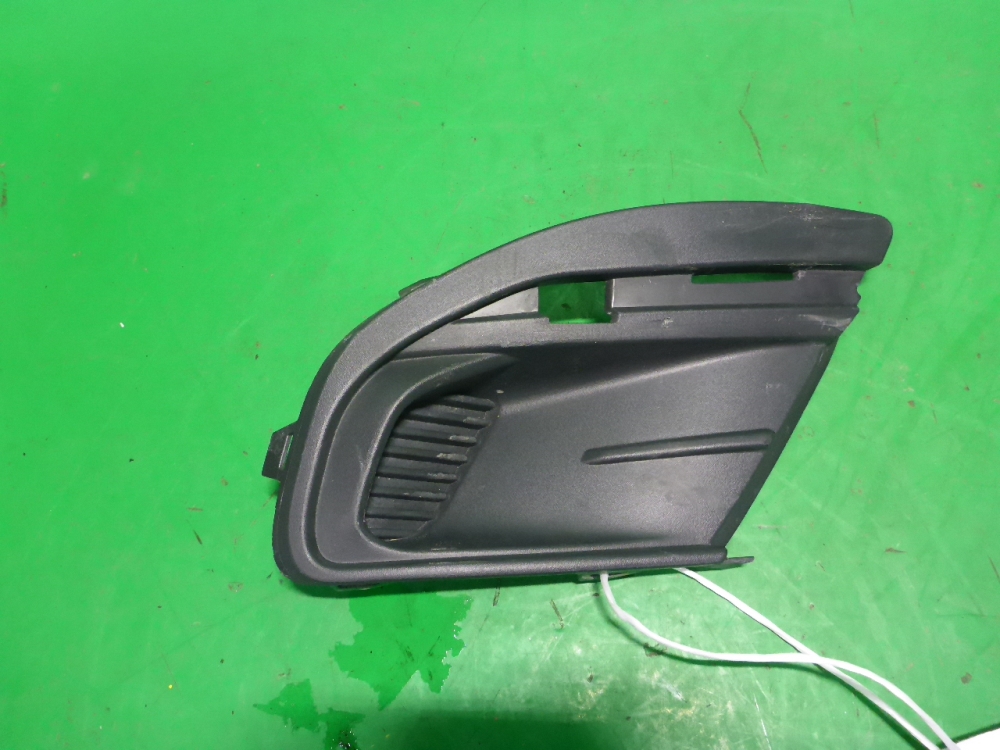 Накладка переднего бампера правая