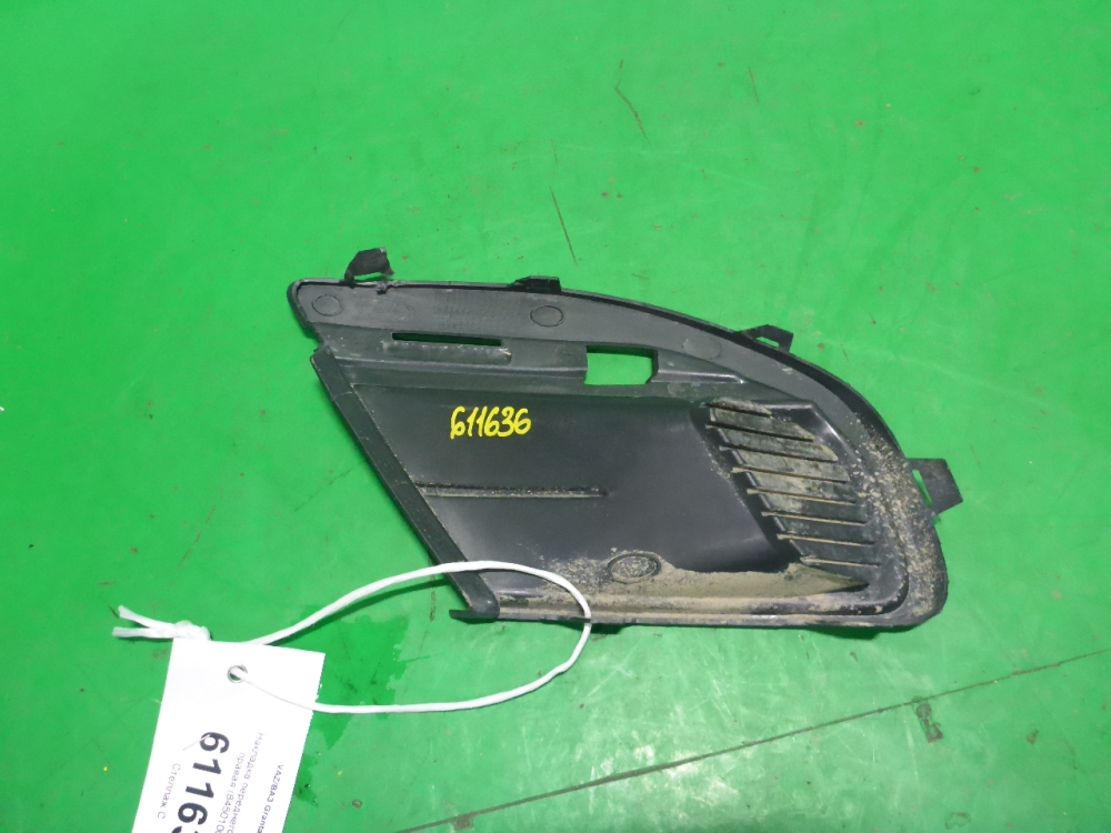 Накладка переднего бампера правая