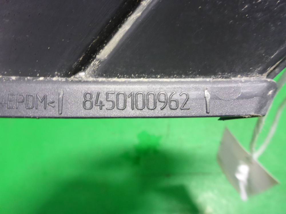 Накладка переднего бампера правая