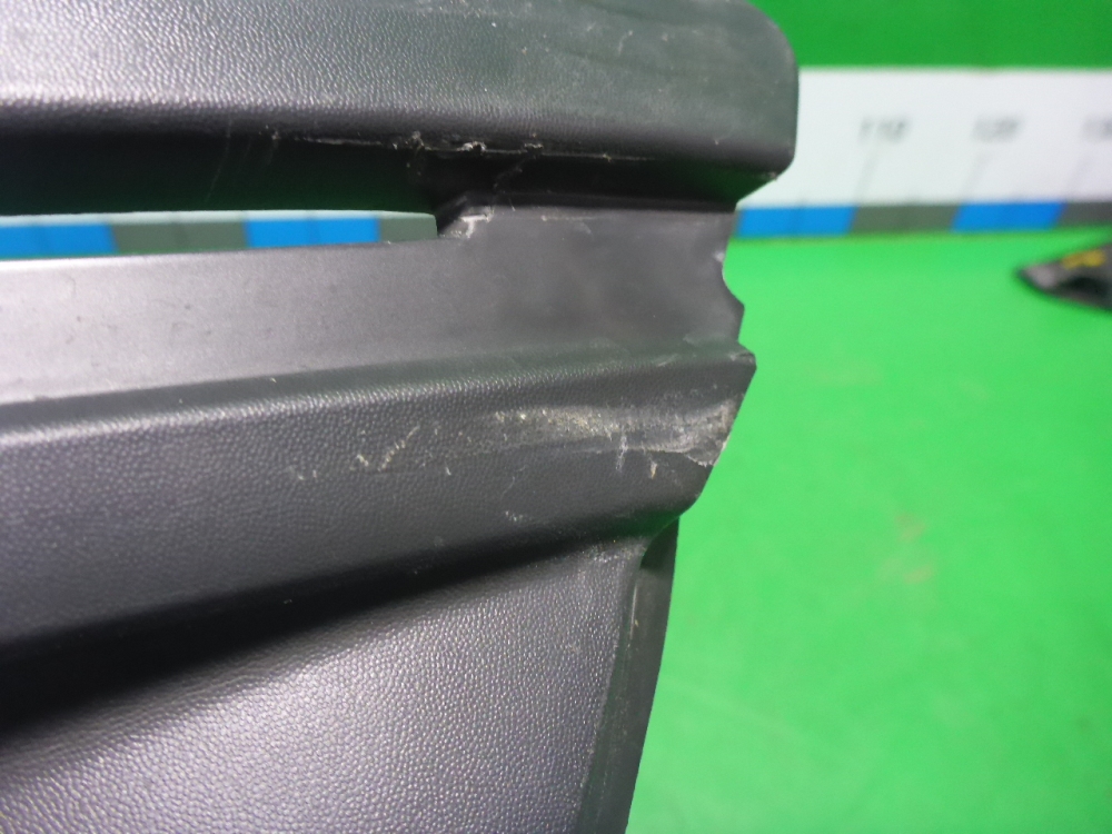 Накладка переднего бампера правая