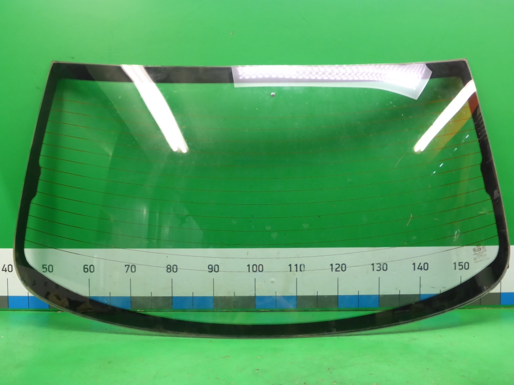 Стекло заднее