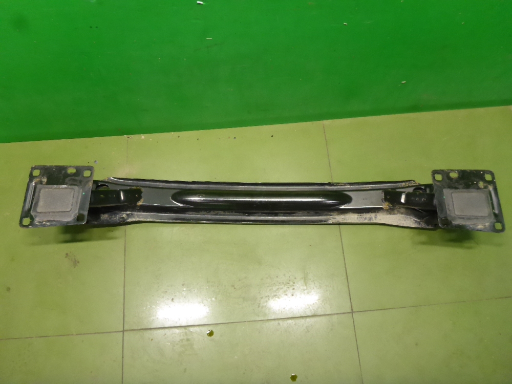 Усилитель заднего бампера