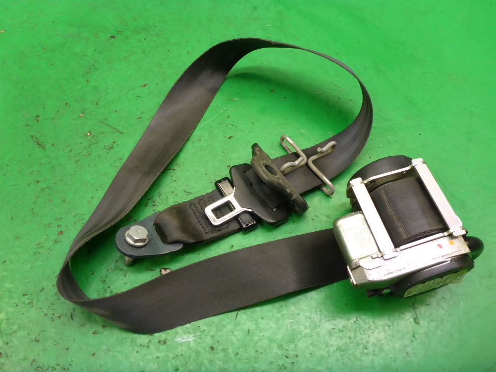 Ремень безопасности с пиропатроном