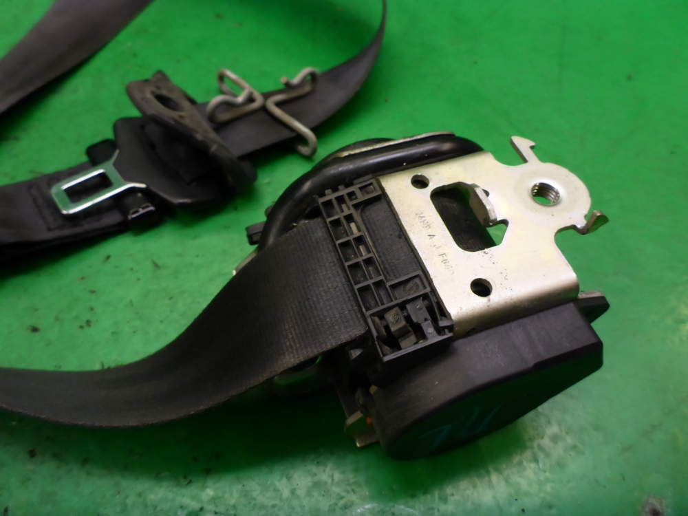 Ремень безопасности с пиропатроном