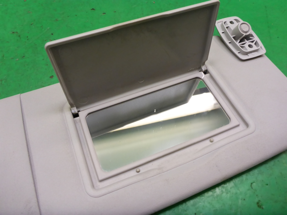 Козырек солнцезащитный