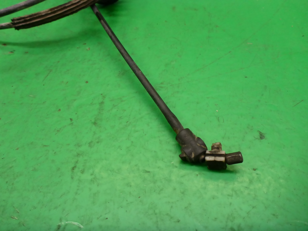 Ручка открывания капота