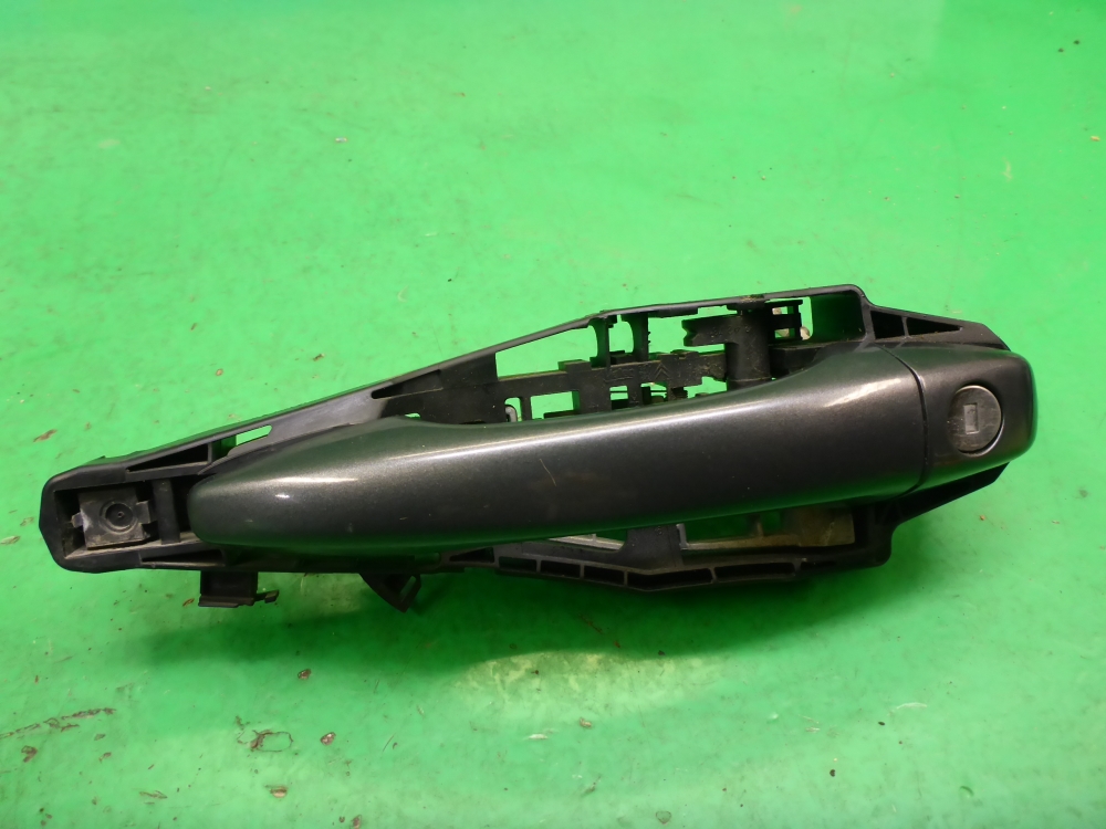 Ручка двери передней наружная левая