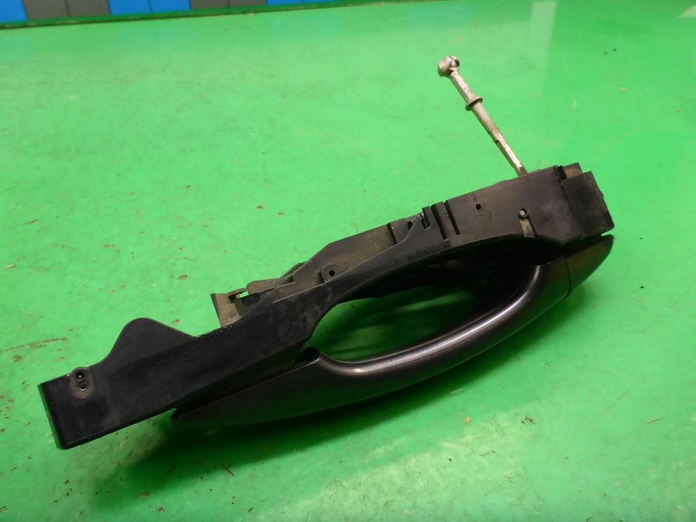 Ручка двери передней наружная левая