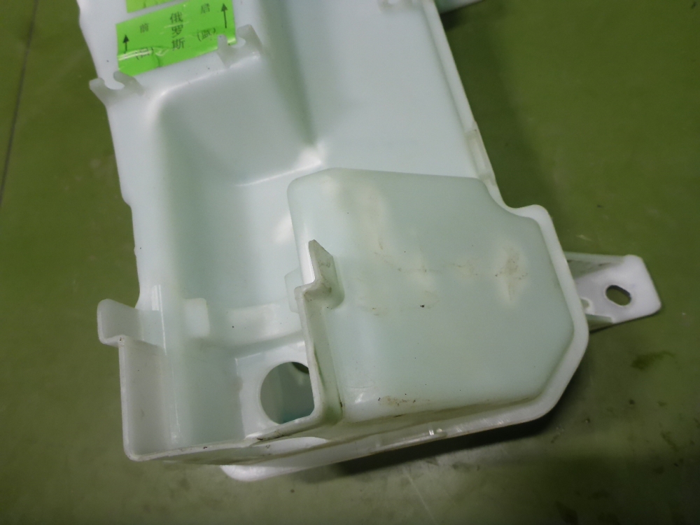 Бачок омывателя лобового стекла