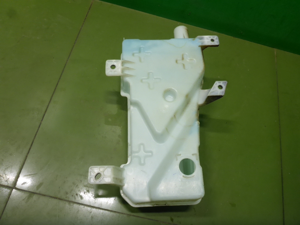 Бачок омывателя лобового стекла