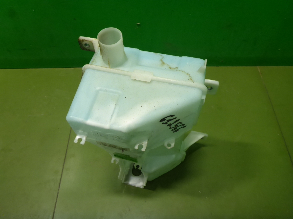 Бачок омывателя лобового стекла