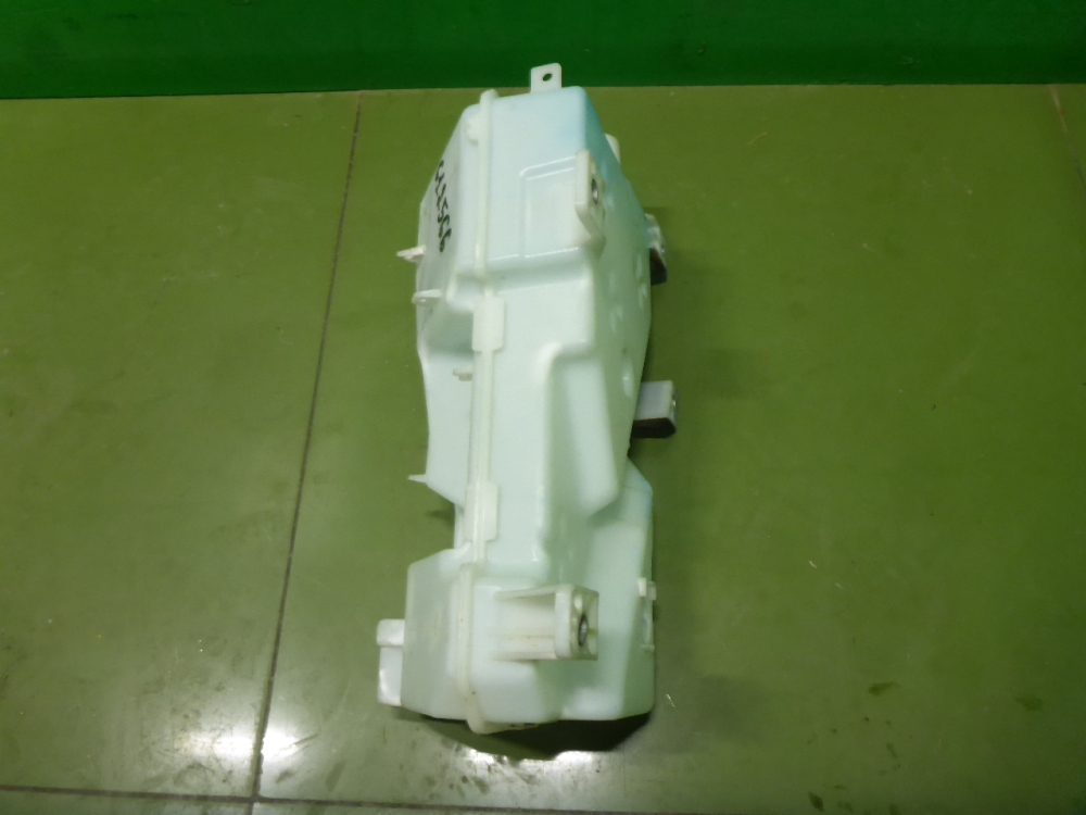 Бачок омывателя лобового стекла