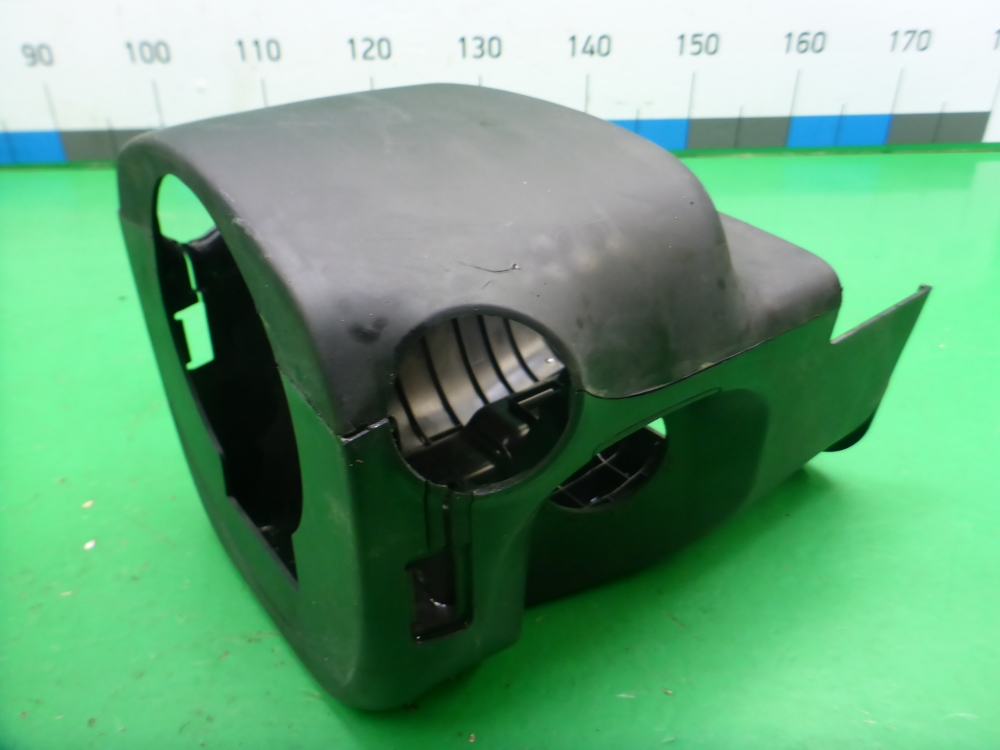 Кожух рулевой колонки