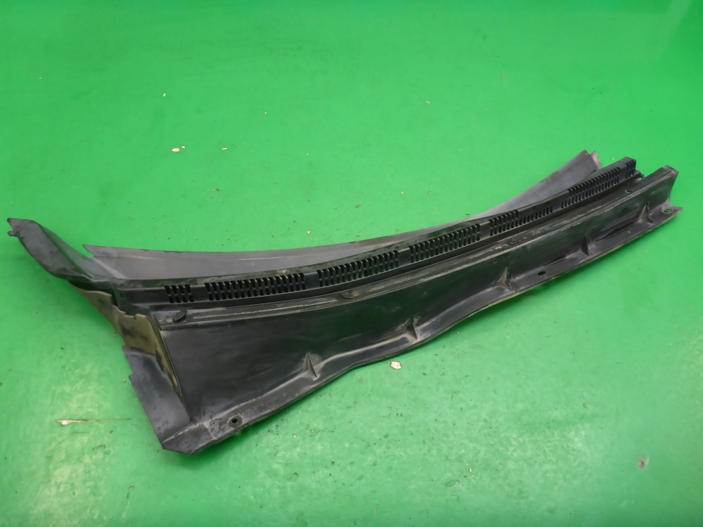 Решетка стеклоочистителей (Жабо)