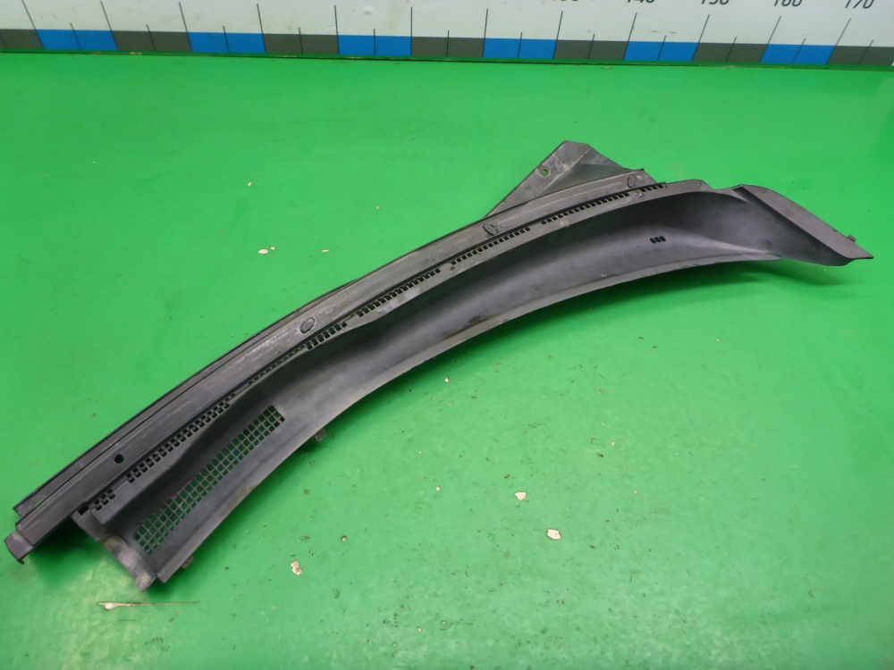 Решетка стеклоочистителей (Жабо)