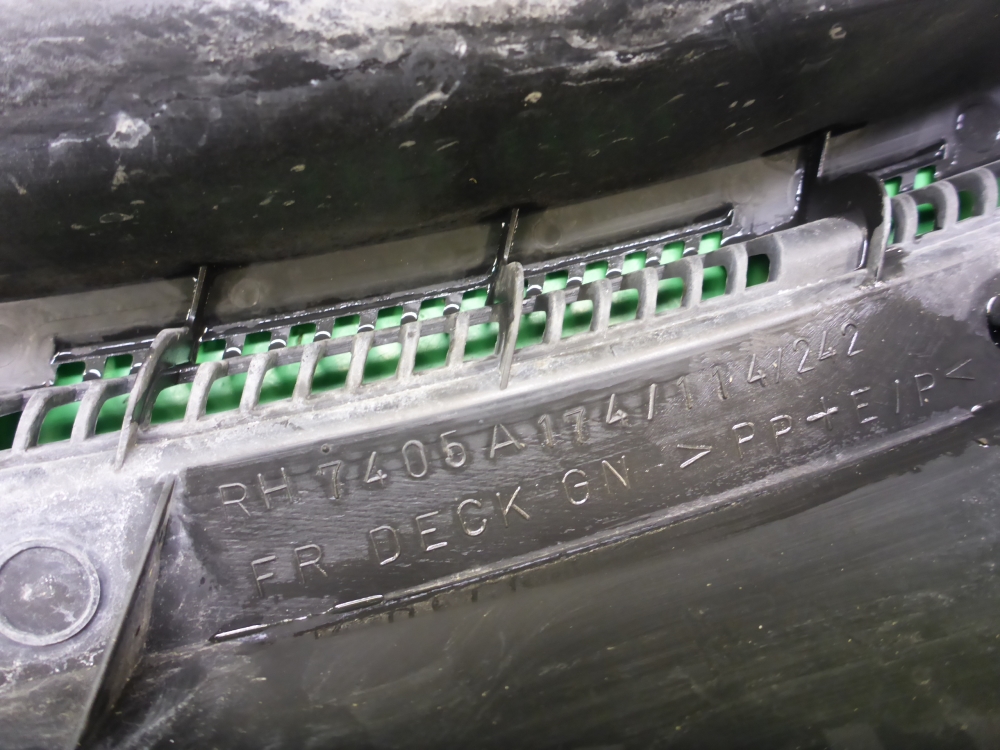 Решетка стеклоочистителей (Жабо)