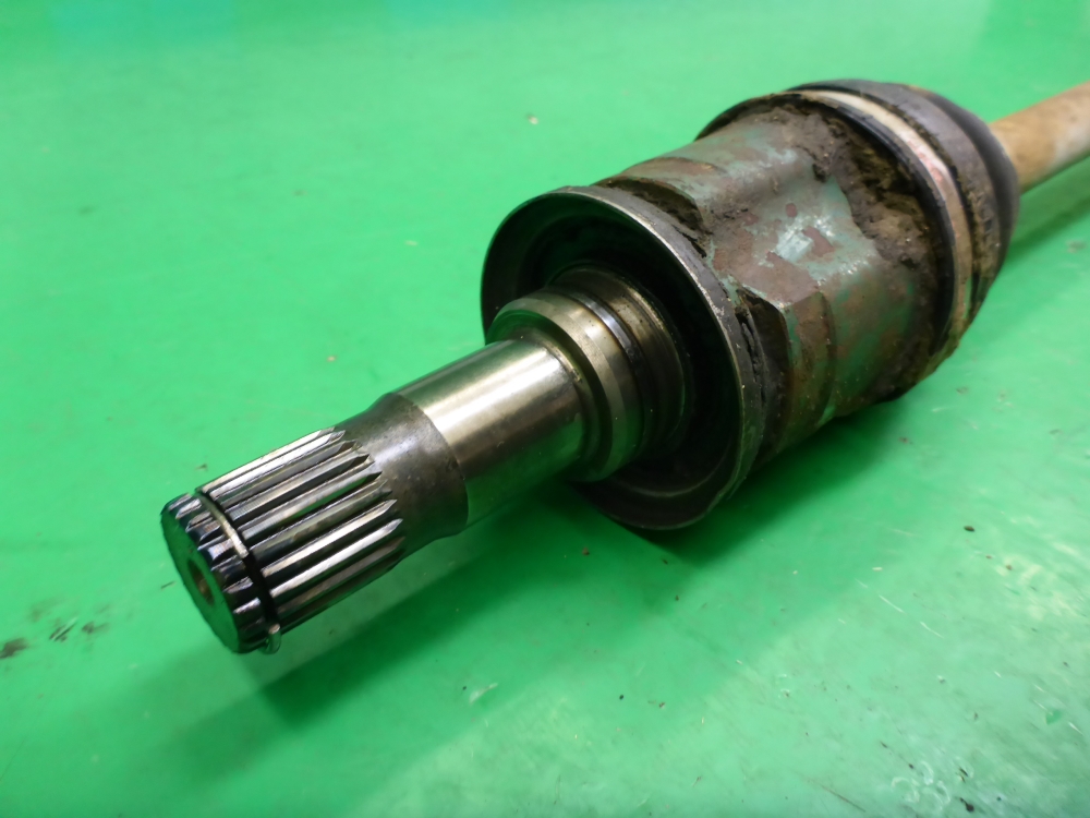 Полуось задняя правая