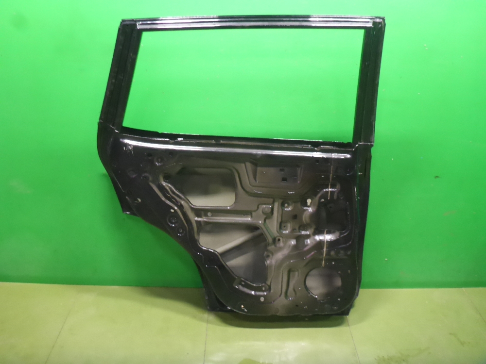 Дверь задняя левая